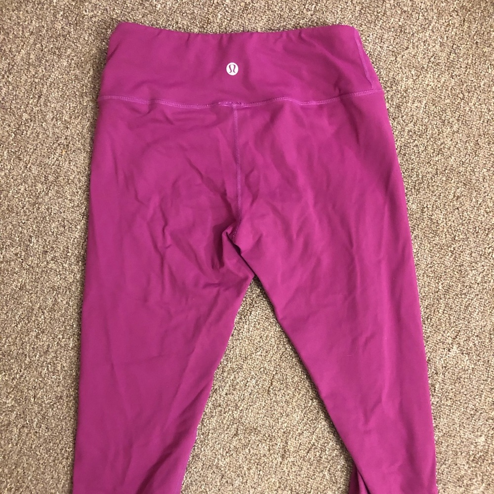 Purple lululemon cropped leggings